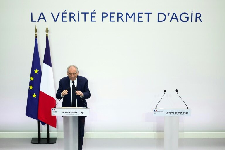 Le Premier ministre François Bayrou s'exprime lors d'une conférence de presse sur les finances publiques le 15 avril 2025 à Paris © Alain JOCARD