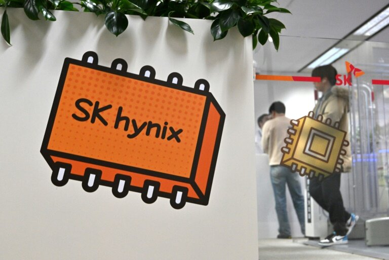 Un logo du fabricant sud-coréen de puces SK Hynix, le 26 janvier 2024 dans les bureaux de l'entreprise à Seongnam © Jung Yeon-je