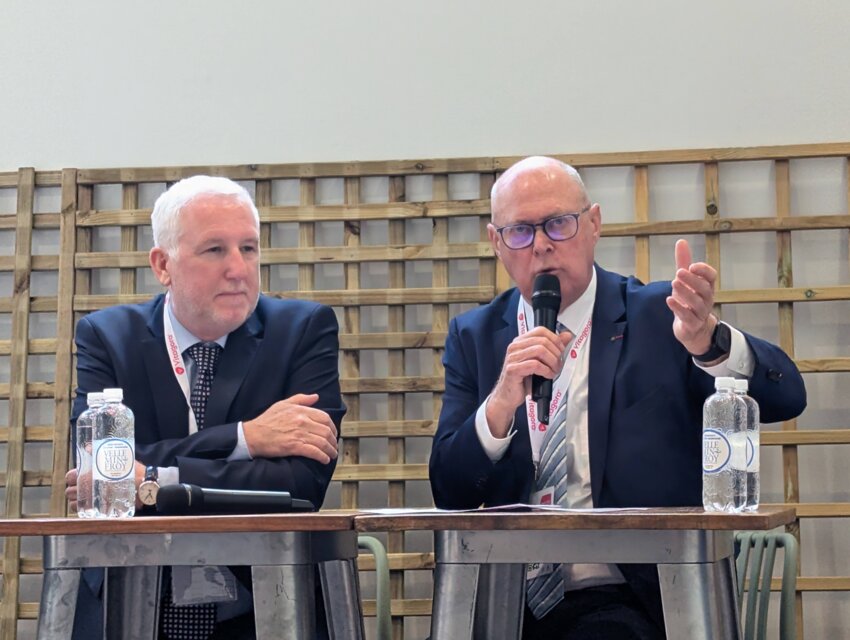 Pierre Guez, à droite, a passé le relais à Oisin Morrin, à la présidence de Vitagora. © Aletheia Press / Nadège Hubert