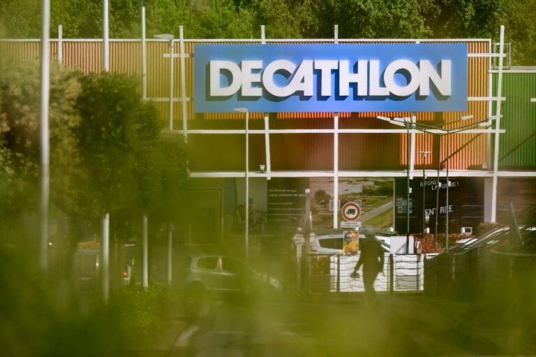 Quelques centaines de salariés de la chaîne de magasins d'articles de sport Decathlon ont observé des arrêts de travail vendredi et samedi dans toute la France à l'appel de la CFDT pour demander de meilleurs salaires et conditions de travail © Loic VENANCE