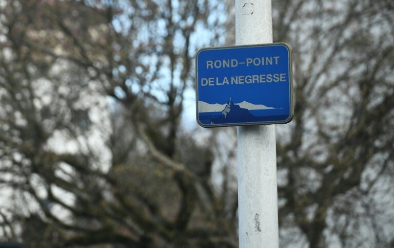 Un panneau de signalisation portant le nom contesté d'un quartier de Biarritz, le 10 janvier 2025 © Gaizka IROZ