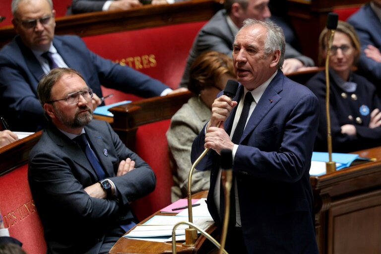Le Premier ministre François Bayrou devant l'Assemblée nationale, à Paris, le 7 mai 2025 © Thomas SAMSON