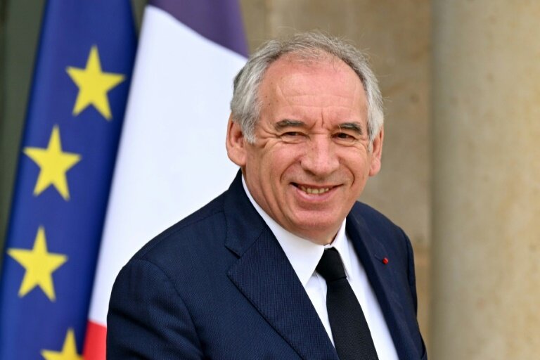 Le Premier ministre François Bayrou à la sortie de l'Elysée, le 7 mai 2025 à Paris © Bertrand GUAY