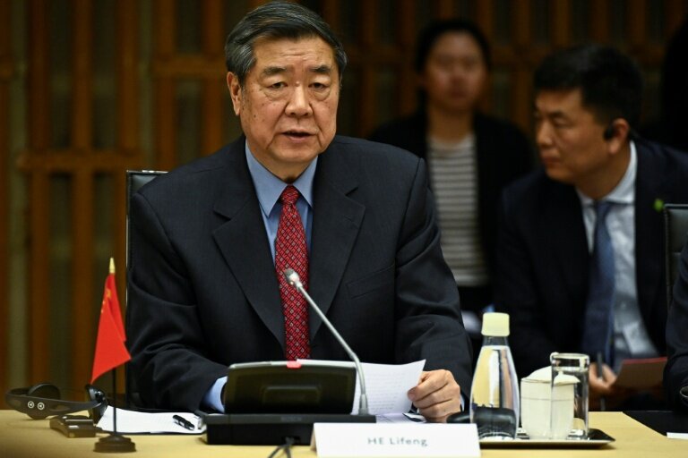 Le vice-Premier ministre chinois He Lifeng le 15 mai à Paris, où il a appelé la France à proposer un climat des affaires "plus équitable, plus juste et plus prévisible". © JULIEN DE ROSA