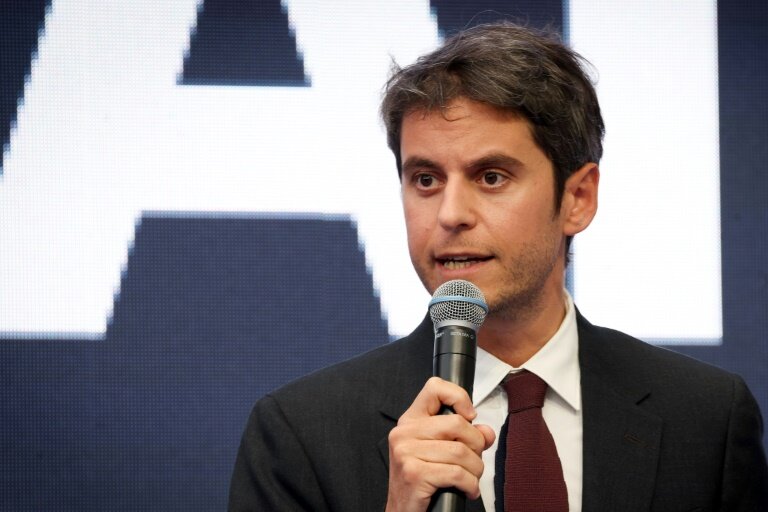 Le patron du parti Renaissance, Gabriel Attal, à Charleroi, en Belgique, le 1er mai 2025 © VIRGINIE LEFOUR