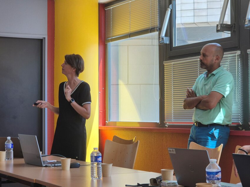 Lucille Pain, chargée de mission observatoire commerce-tourisme et Samuel Cuzin, responsable du pôle performance commerciale à la CCI Côte-d’Or · Saône-et-Loire. © Aletheia Press / Nadège Hubert