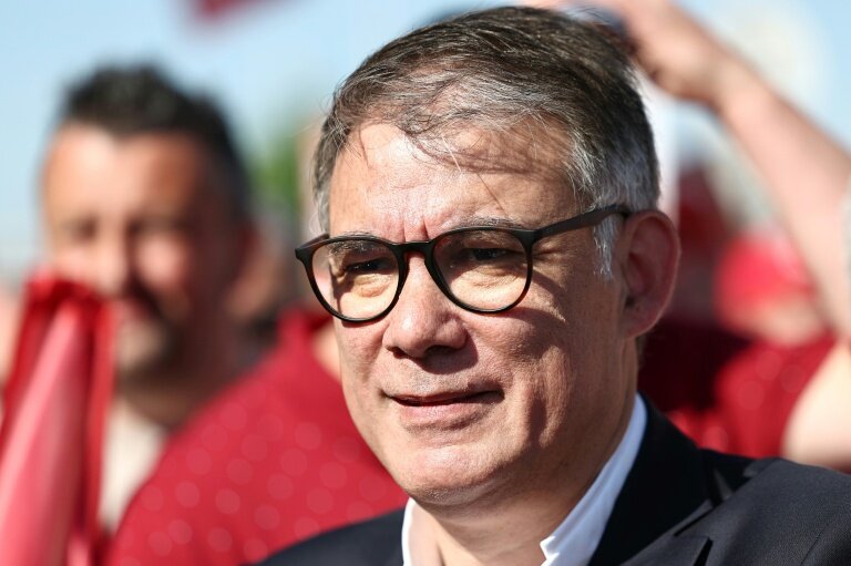 Le premier secrétaire du parti socialiste Olivier Faure, dans une manifestation pour la fête du travail à Dunkerque, le 1er mai 2025 © Sameer Al-Doumy