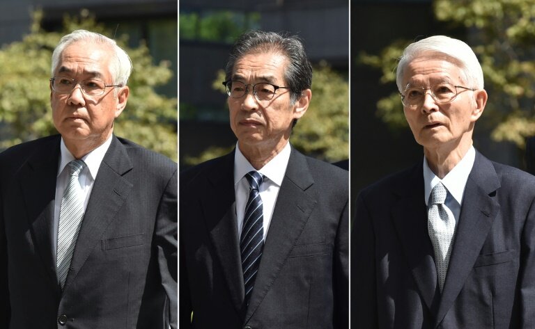 Trois anciens responsables de Tepco, la compagnie électrique opérant la centrale nucléaire de Fukushima: l'ancien président Tsunehisa Katsumata (d), mort en 2024, l'ancien vice-président Ichiro Takekuro (c) et Sakae Muto © Kazuhiro NOGI