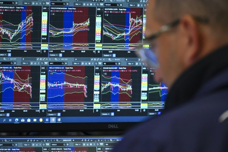 Un opérateur à la Bourse de New York, le 2 juin 2025 © ANGELA WEISS