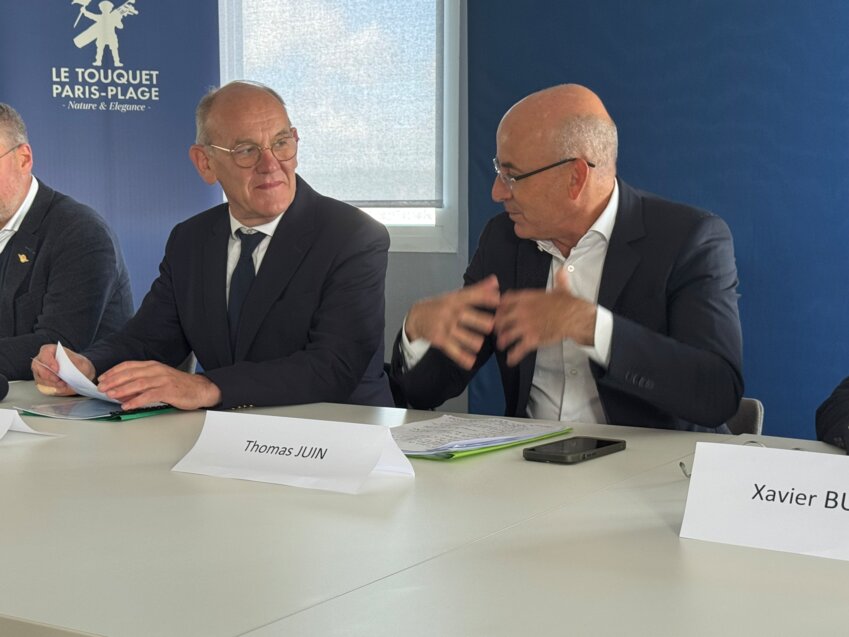 De g. à dr. Daniel Fasquelle, maire du Touquet et Thomas Juin, président de l’UAF ont lancé la Rencontre des aéroports français et francophone. © Aletheia Press / D. Boulogne