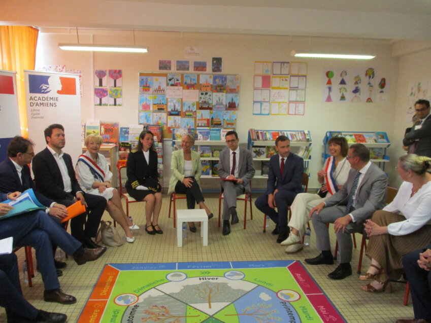 Échanges autour des enjeux de la carte scolaire avec des élus de l’Aisne en présence des représentant de l’Éducation nationale de l’académie d’Amiens. 
