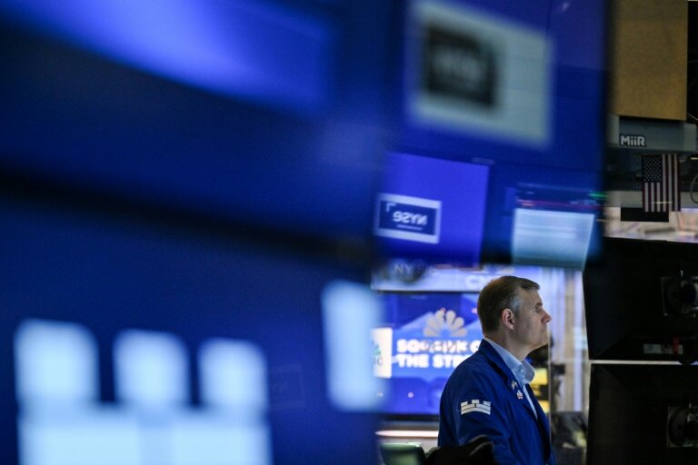 Un opérateur à la Bourse de New York, le 15 juillet 2025 © ANGELA WEISS