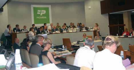 Pendant l’examen du budget supplémentaire au conseil régional.