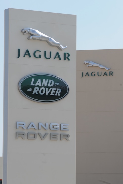 Royaume-Uni : Jaguar Land Rover compte supprimer 2 000 emplois 