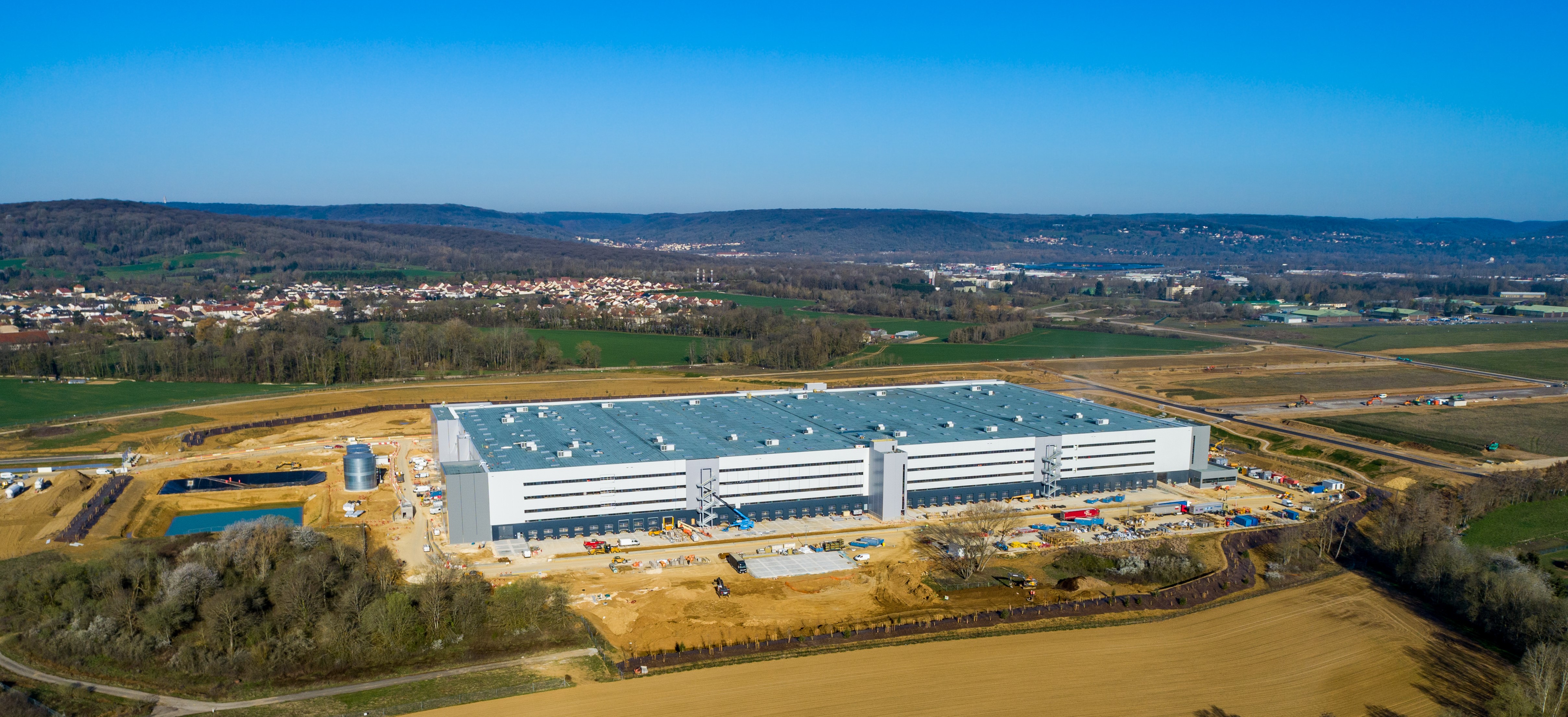 Amazon amorce son déploiement massif à Augny 