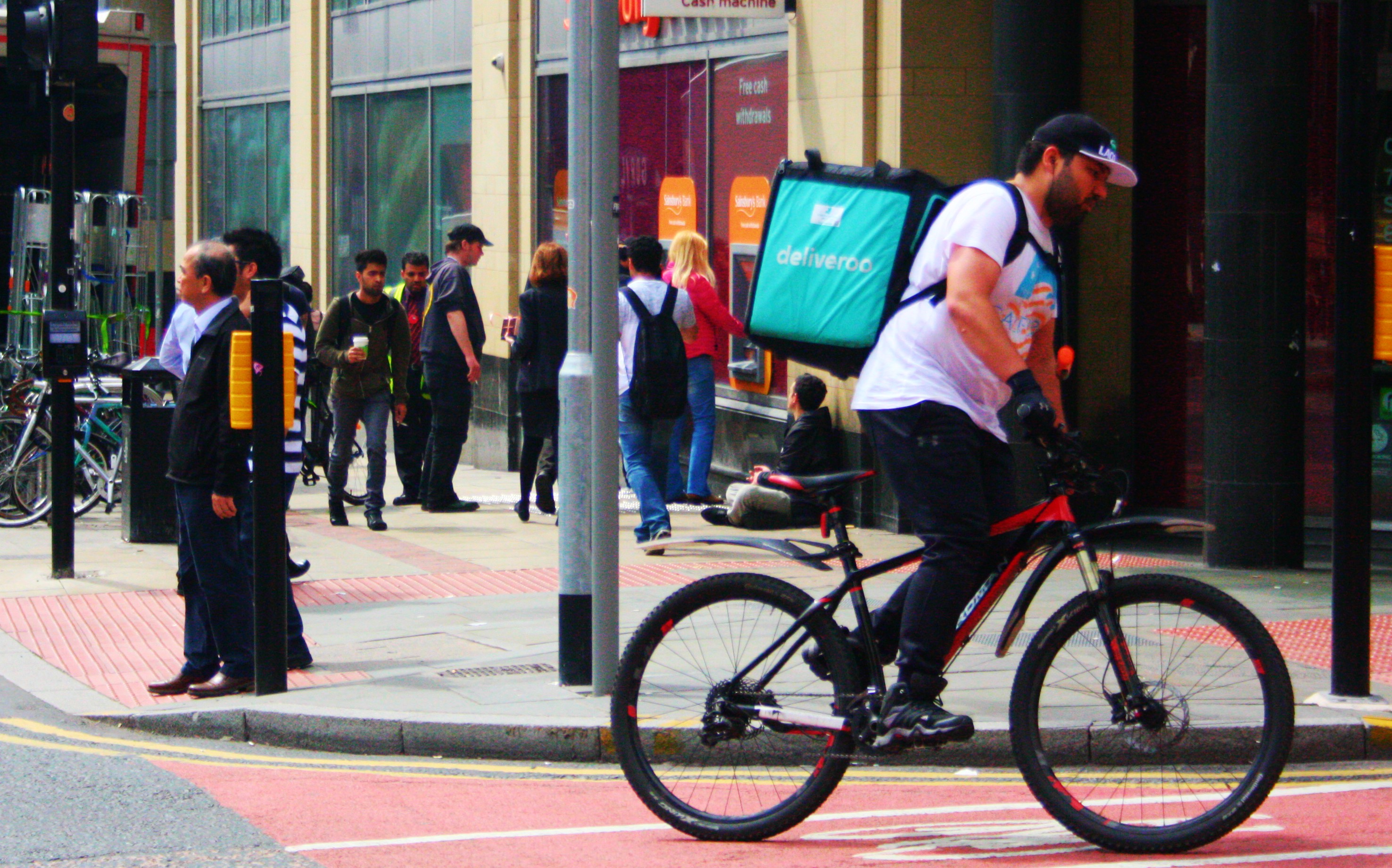 Delivery Hero acquiert 5% du capital de son concurrent britannique Deliveroo