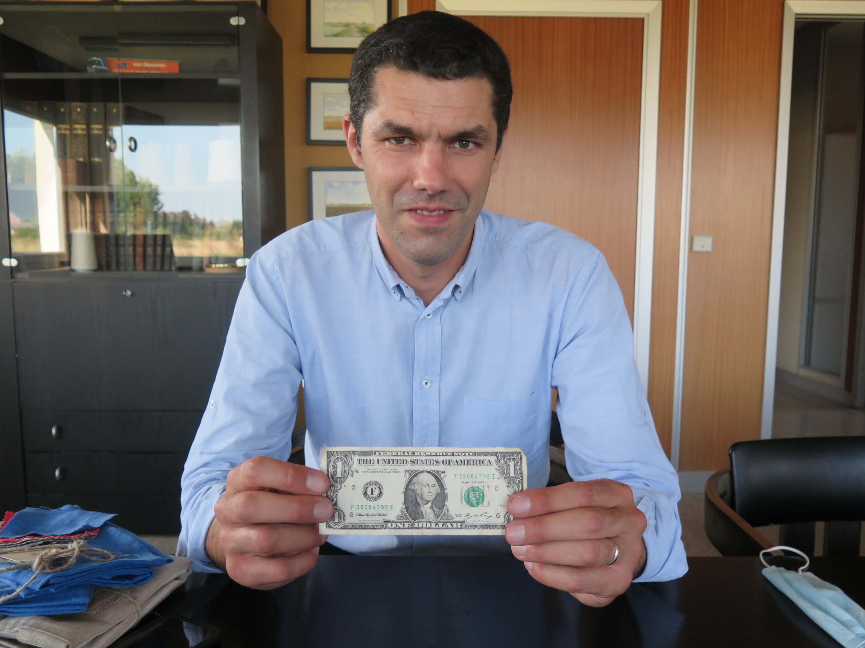 Grâce à Van Robaeys Frères, il y a du lin des Hauts-de-France dans les dollars américains !