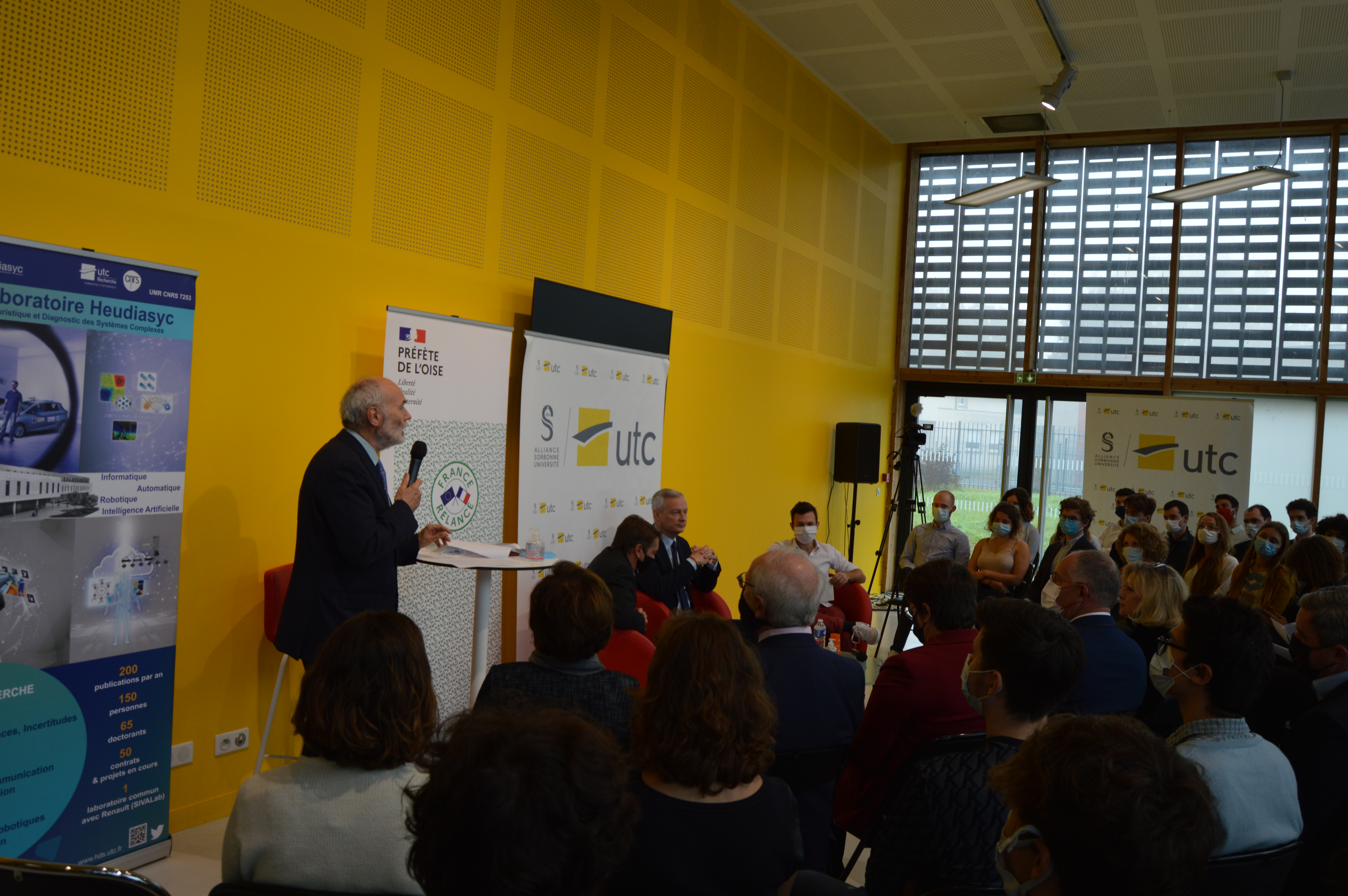 France 2030 : Bruno Le Maire à la rencontre des étudiants de l'UTC 