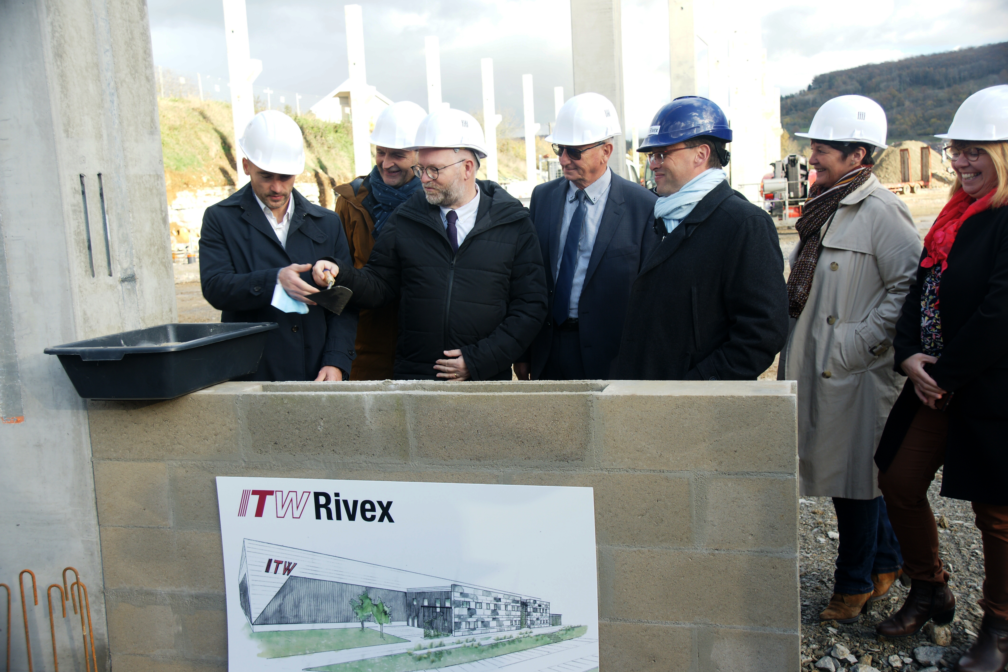 Ornans : ITW Rivex pose la première pierre de sa nouvelle usine