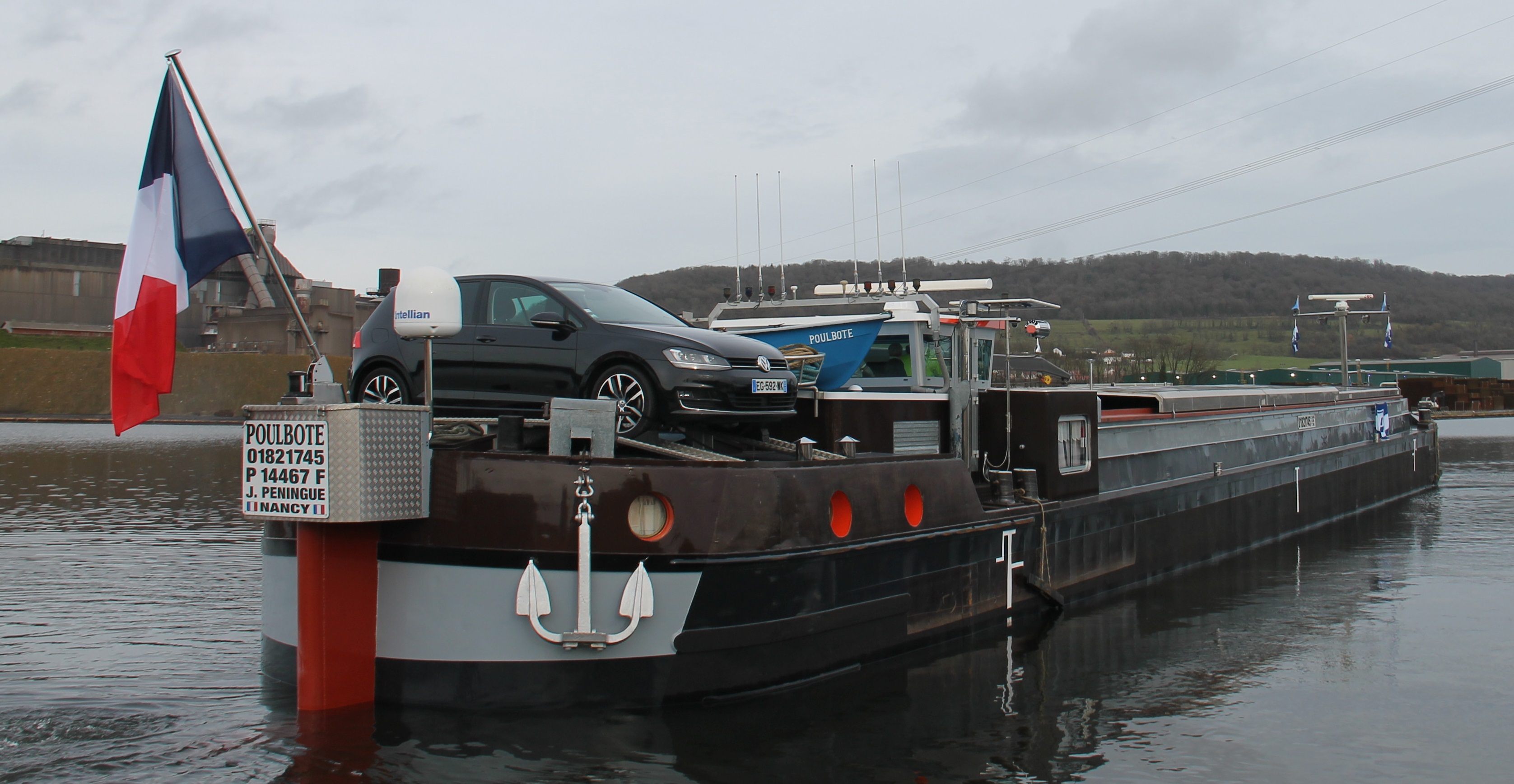 Le transport fluvial a été relancé sur le canal des Vosges