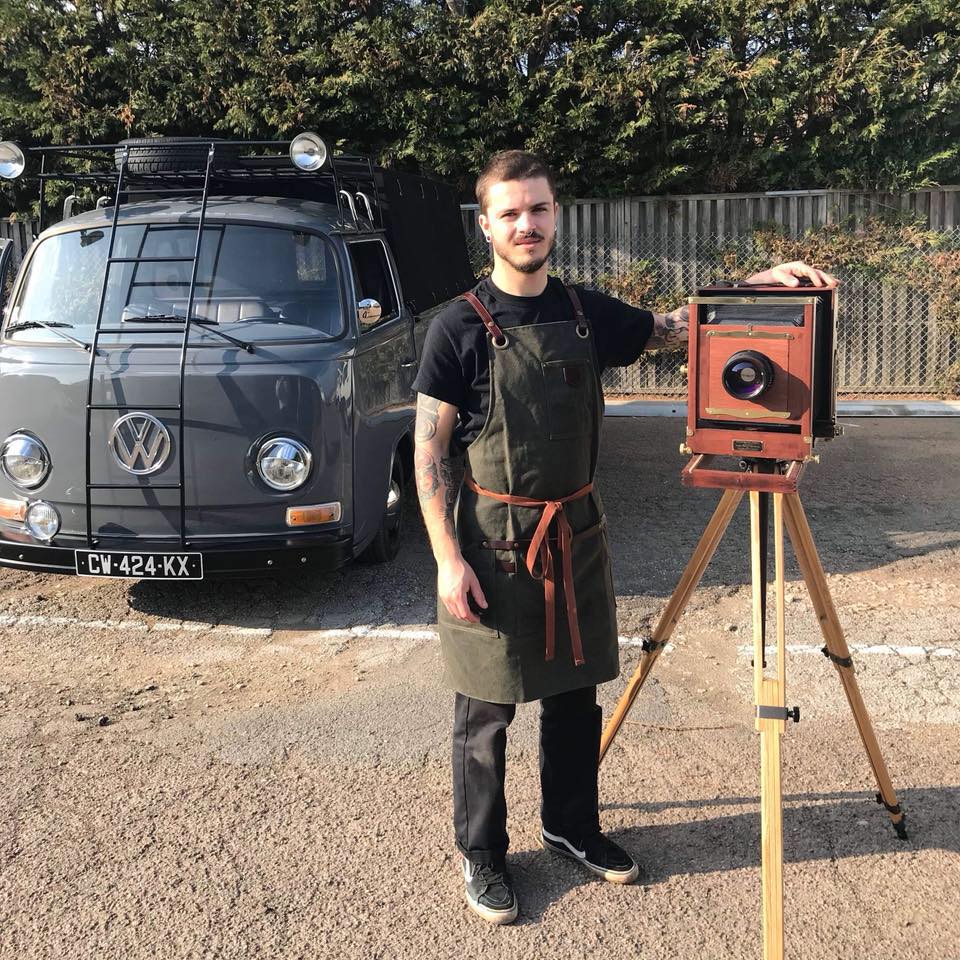 Chalon-sur-Saône : Enzo Lucia réalise des portraits comme en 1850