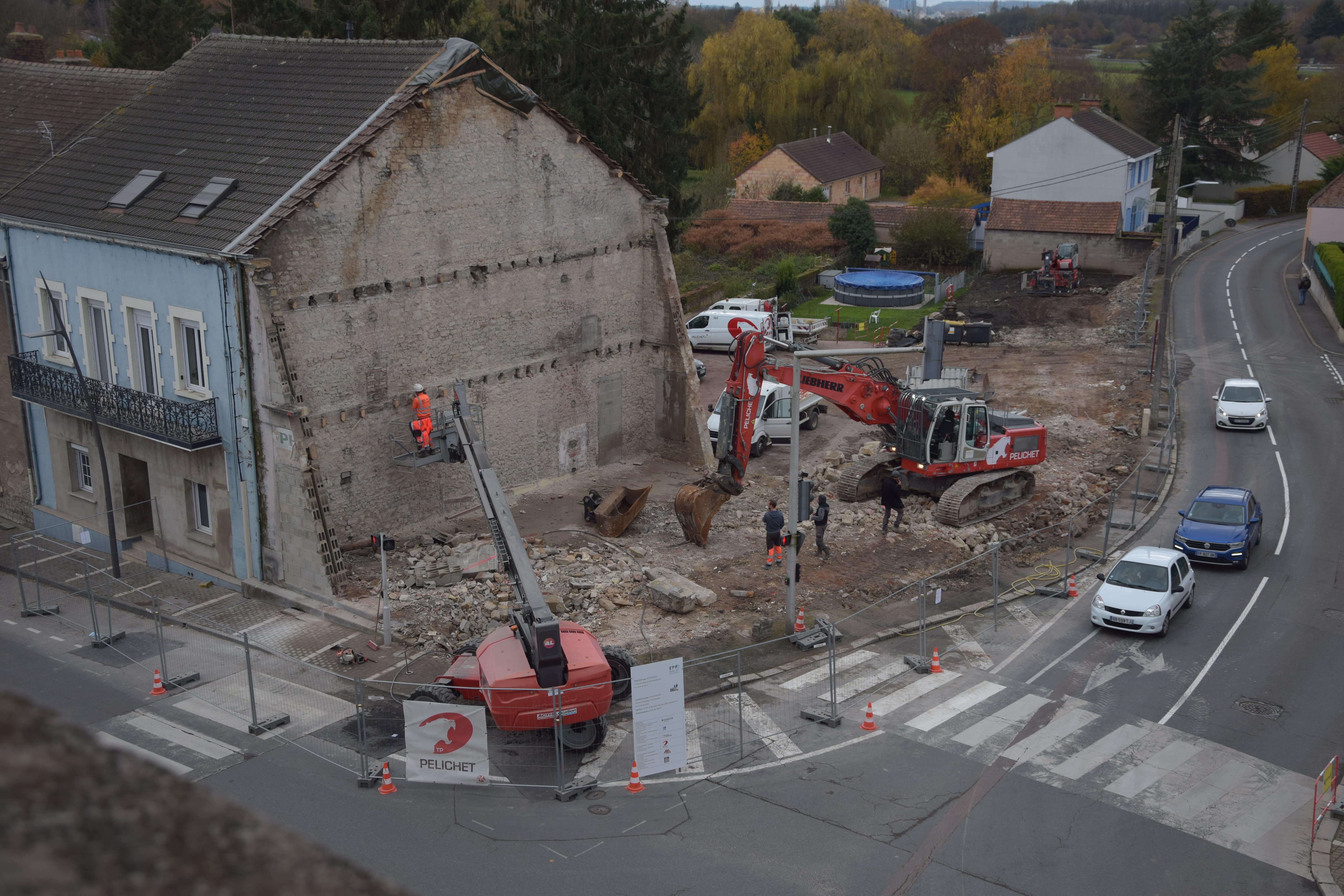 Blanzy : la démolition de la pharmacie Vincent est achevée
