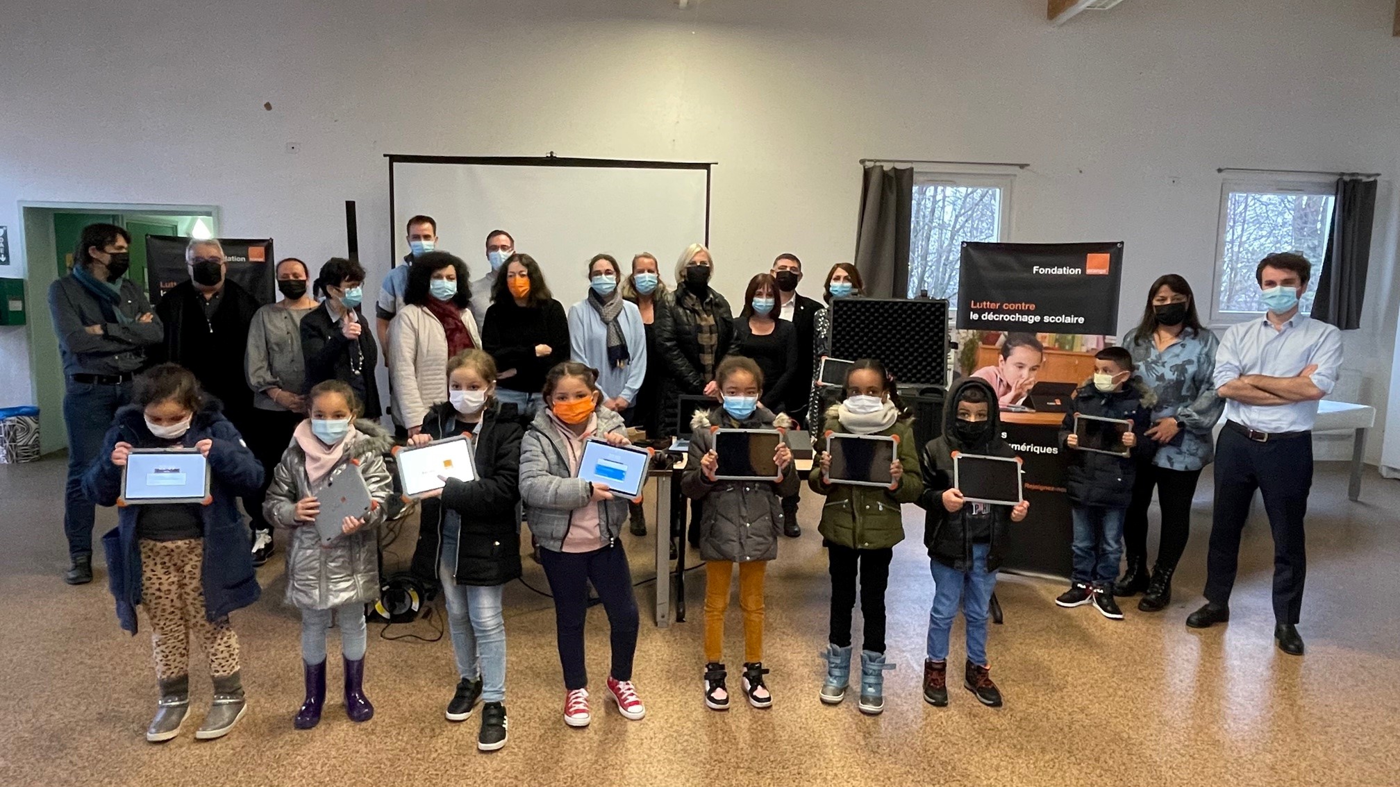 L'engagement d'Orange pour réduire la fracture numérique des enfants