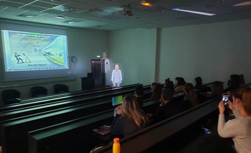 Un conférencier en hologramme à l’IFA Business School de Metz : c’est déjà le futur