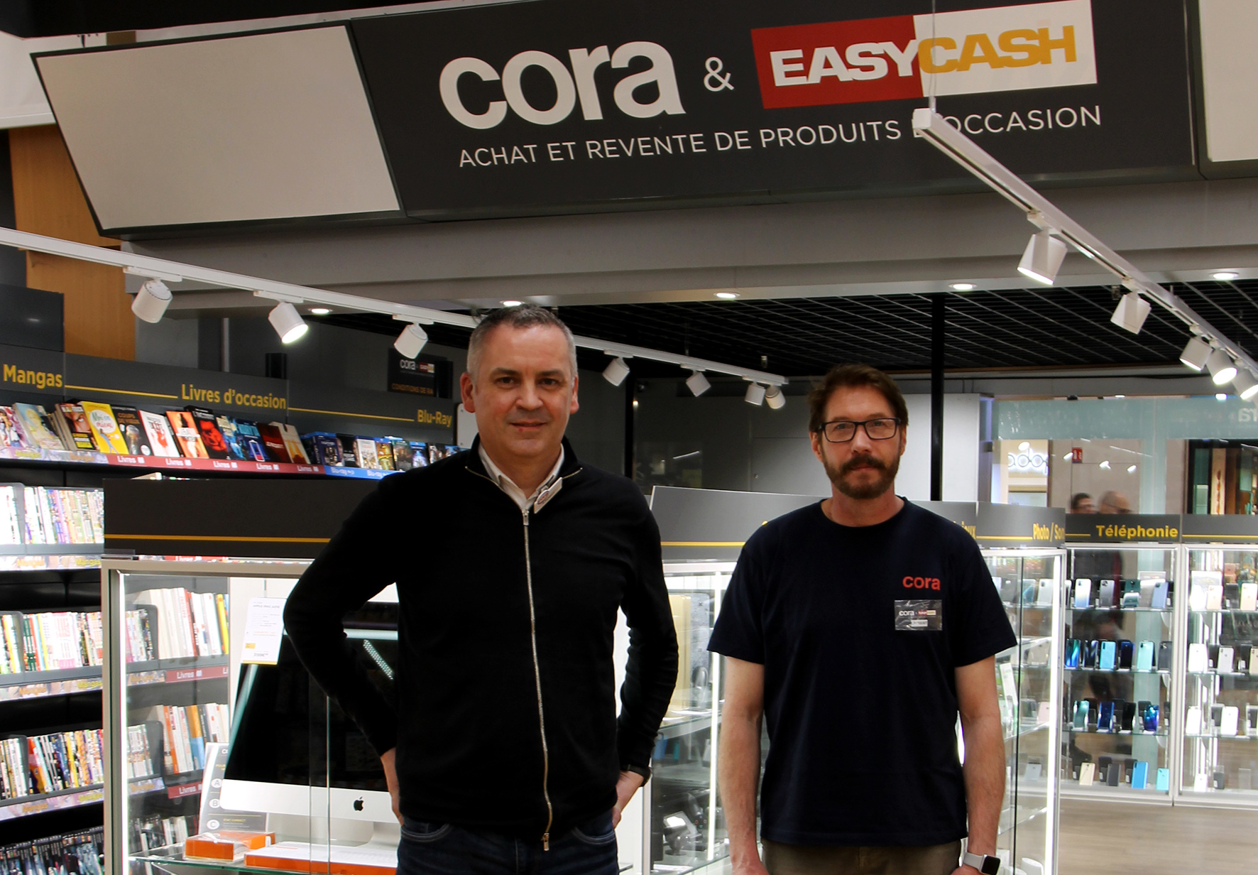 Cora Houdemont abat la carte de la seconde main 