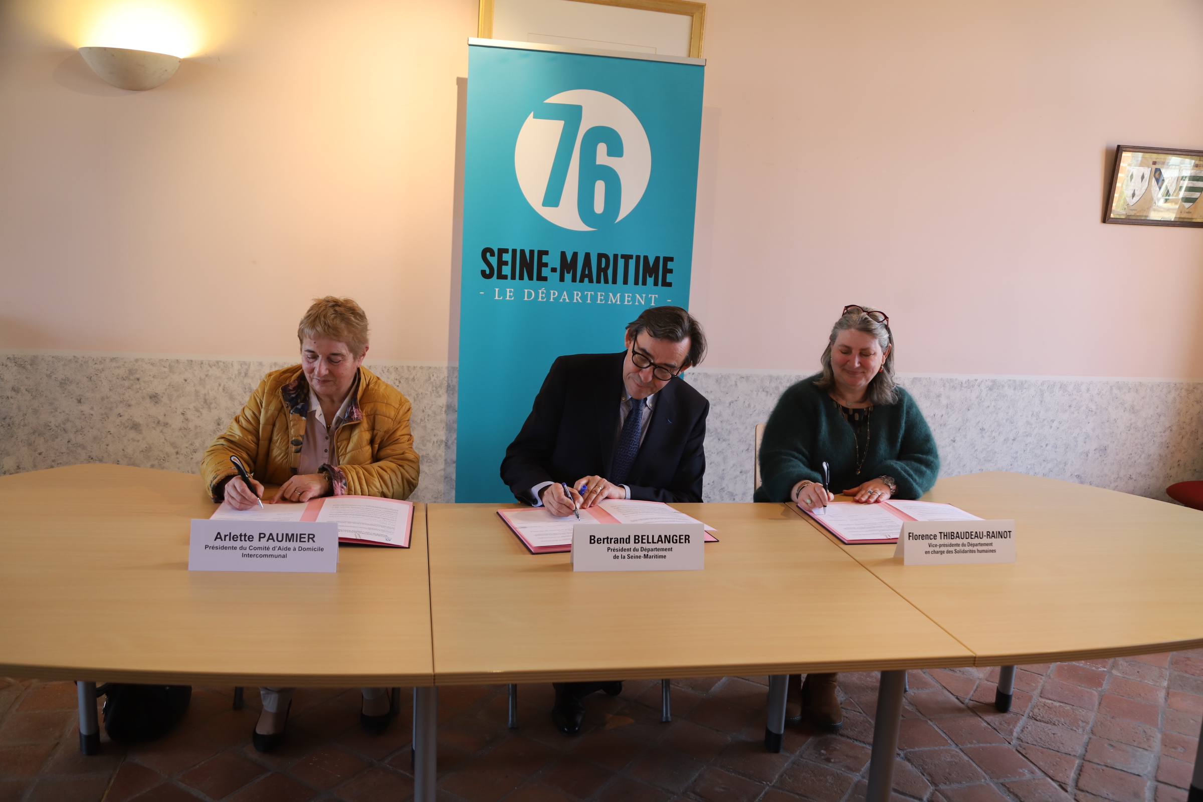 Le Département de Seine-Maritime soutient la revalorisation salariale des métiers d'aide à domicile