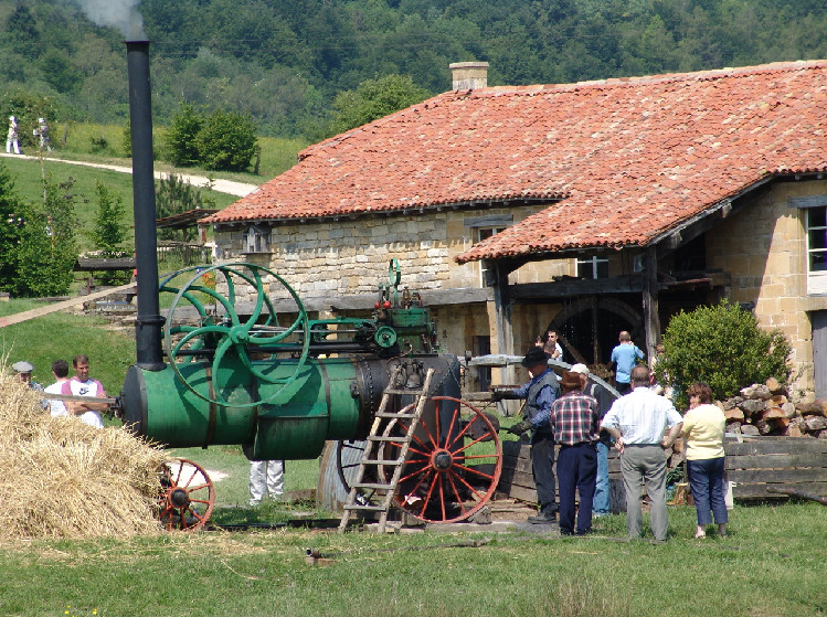 Les métiers du XIXe reprennent vie au village des vieux métiers d'Azannes 
