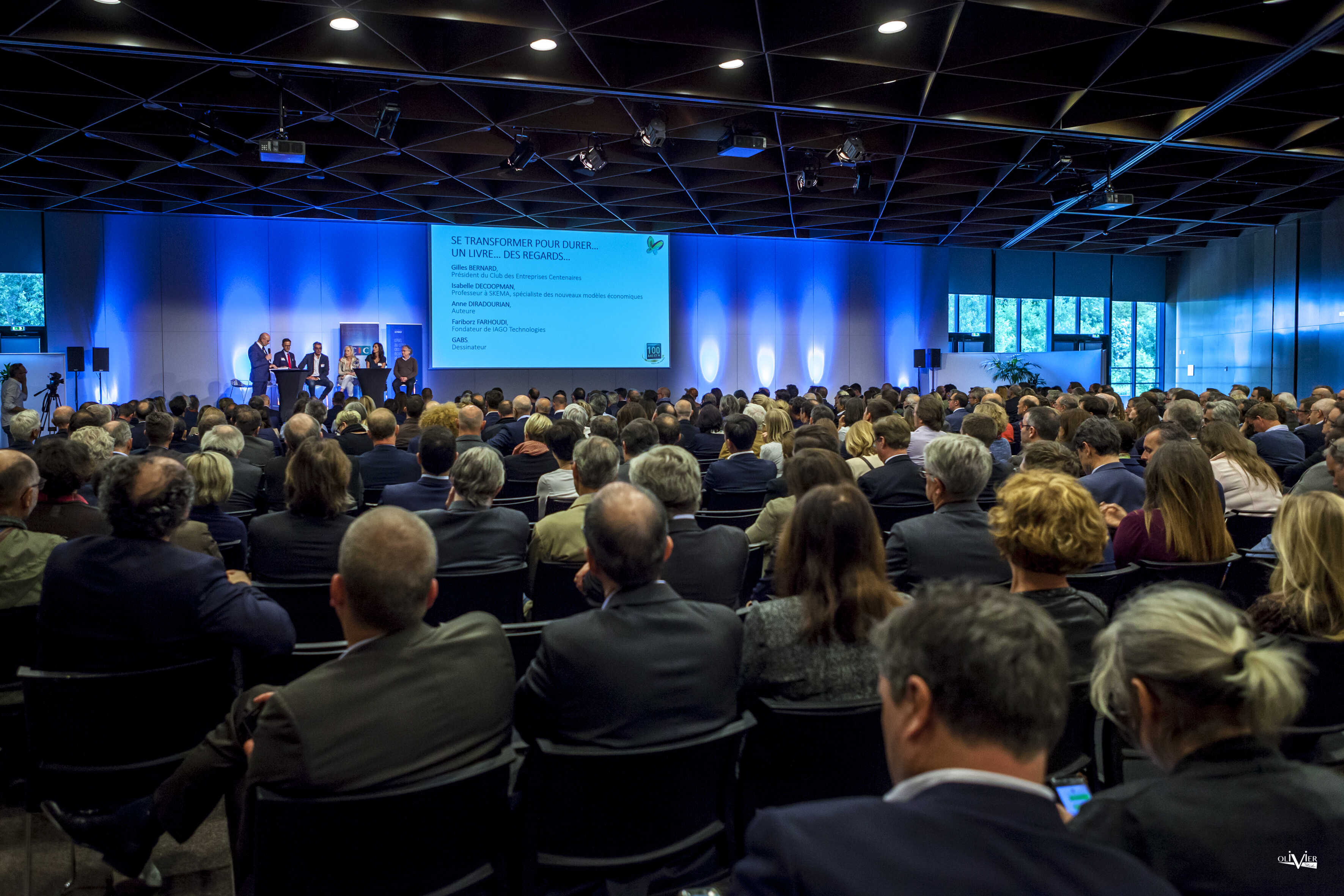 La force de l'âge pour traverser les crises