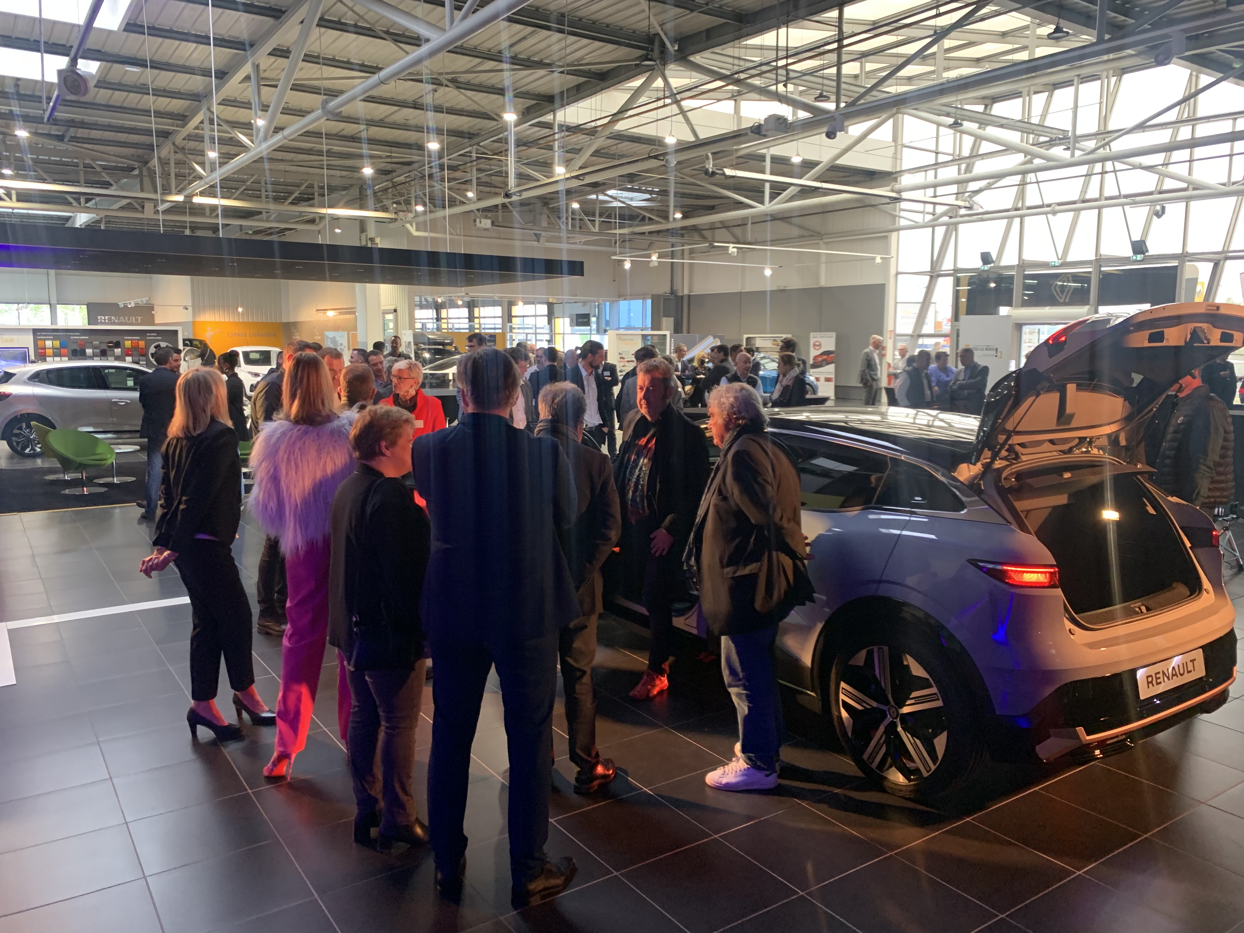 Afterwork du Medef Somme chez Renault Gueudet à Rivery