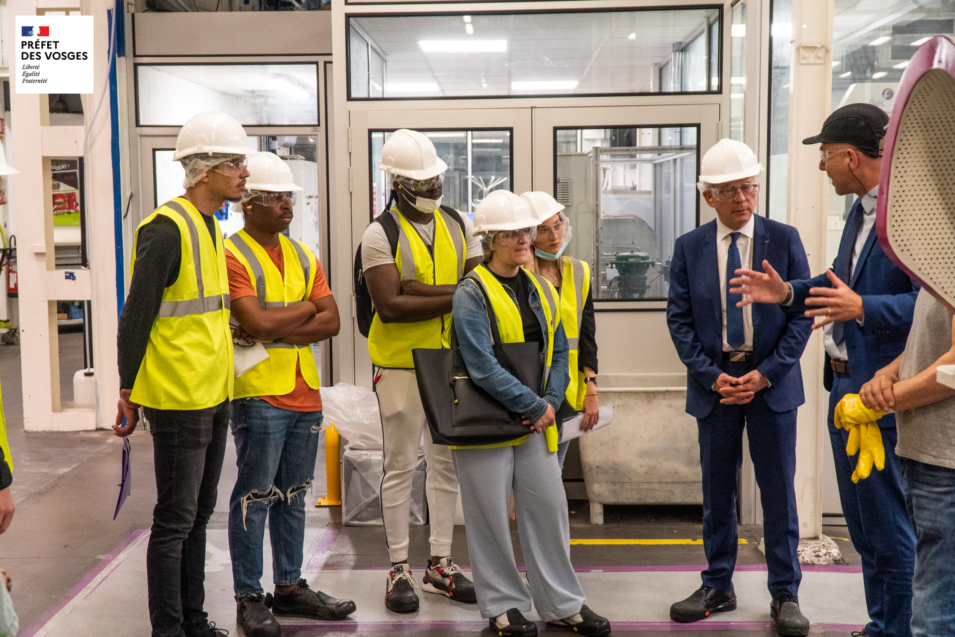 Le préfet des Vosges préside le premier comité de pilotage du CEJ à Golbey