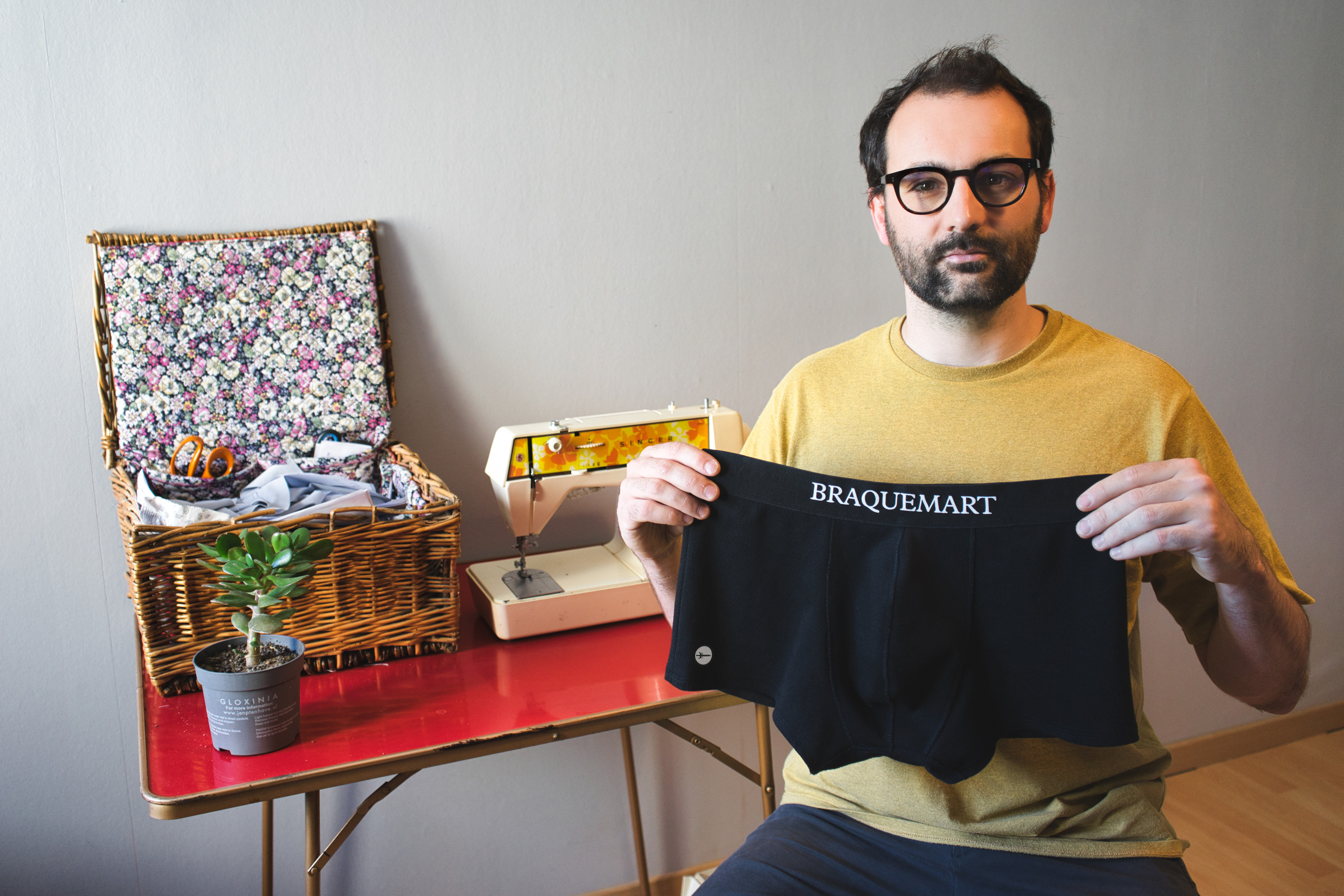 Braquemart, prend les problèmes de taille, à bras le boxer