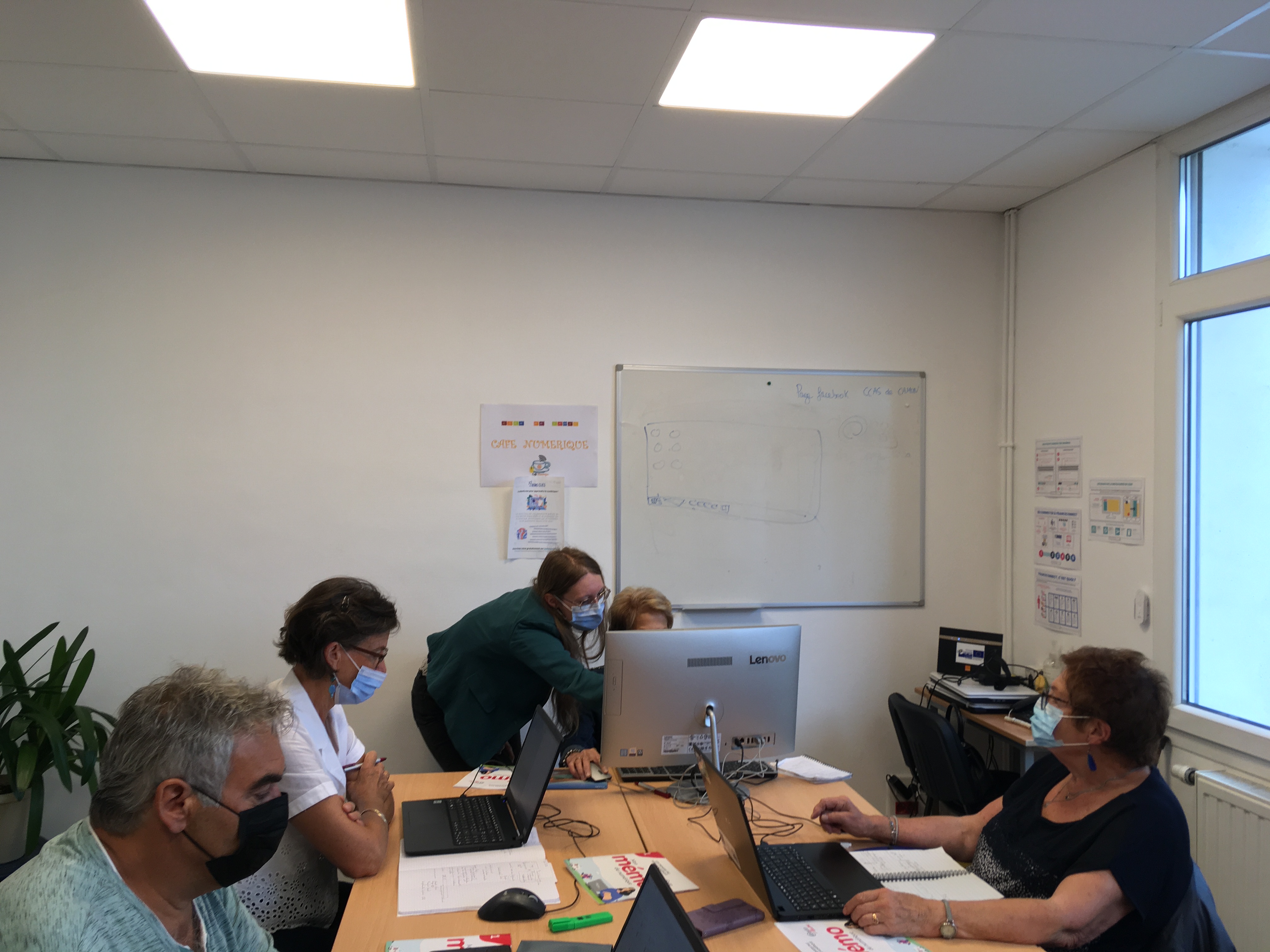 Somme Numérique : 100e atelier de médiation numérique mobile pour @utonum