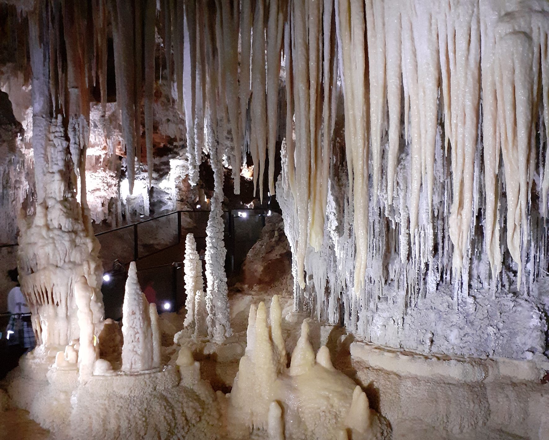 Partez à la découverte des trésors de la grotte des Demoiselles