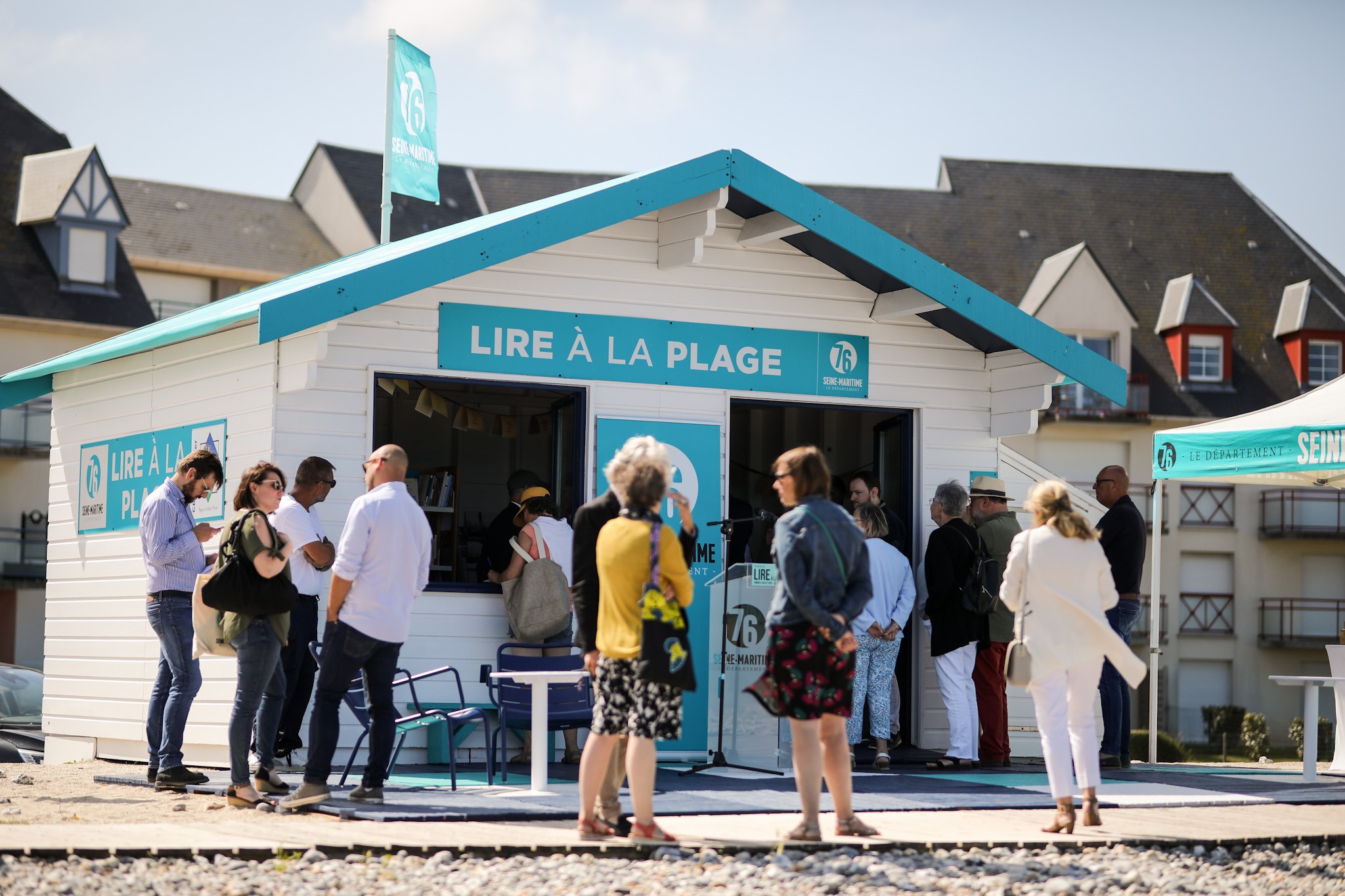 Lire à la plage, événement emblématique de la lecture publique en Seine-Maritime, est de retour