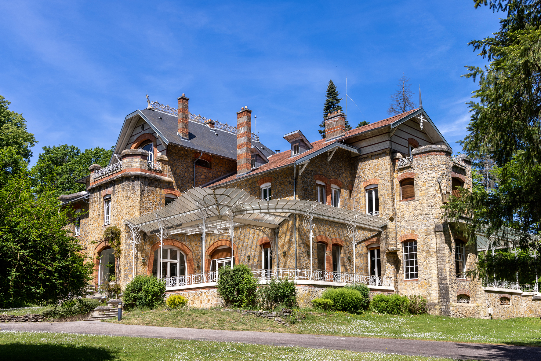 La Villa la Garenne dévoile Eugène Vallin