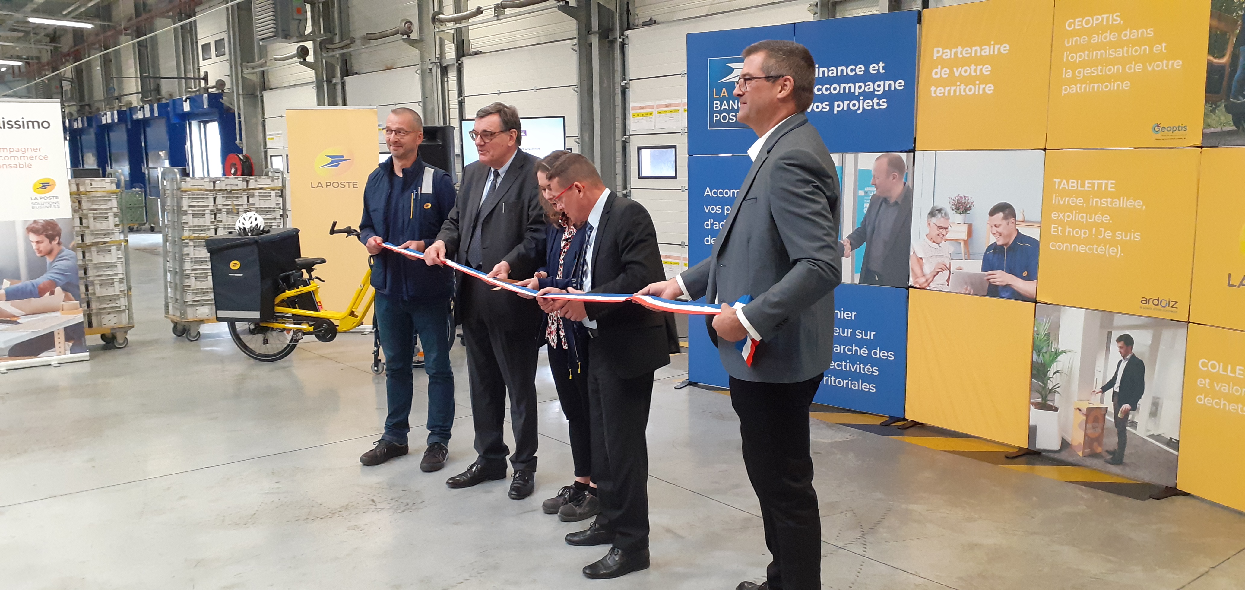 La Poste inaugure sa plateforme services-courrier-colis de Liévin