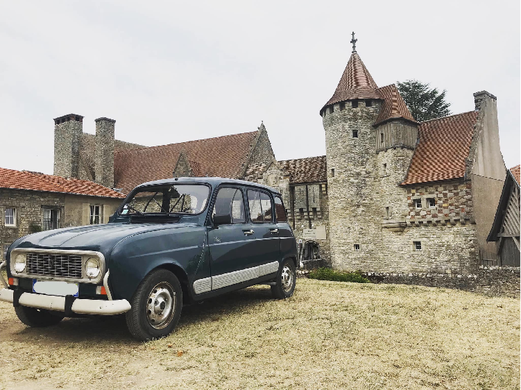 Jeanne Kourgousoff et Étienne Marsal représentent la Meuse au 4L Trophy 