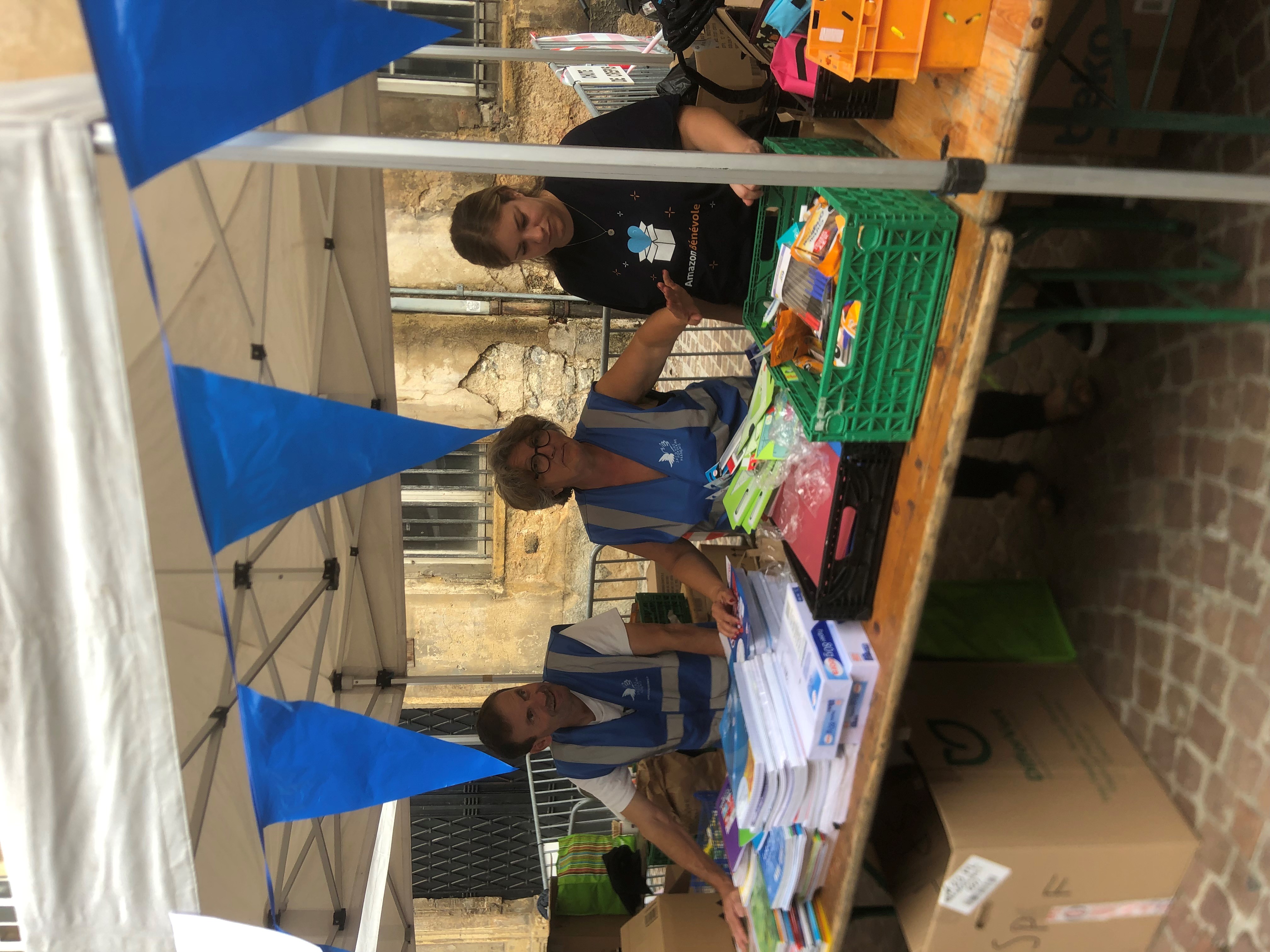 Amazon et le Secours Populaire se sont mobilisés pour les élèves mosellans 