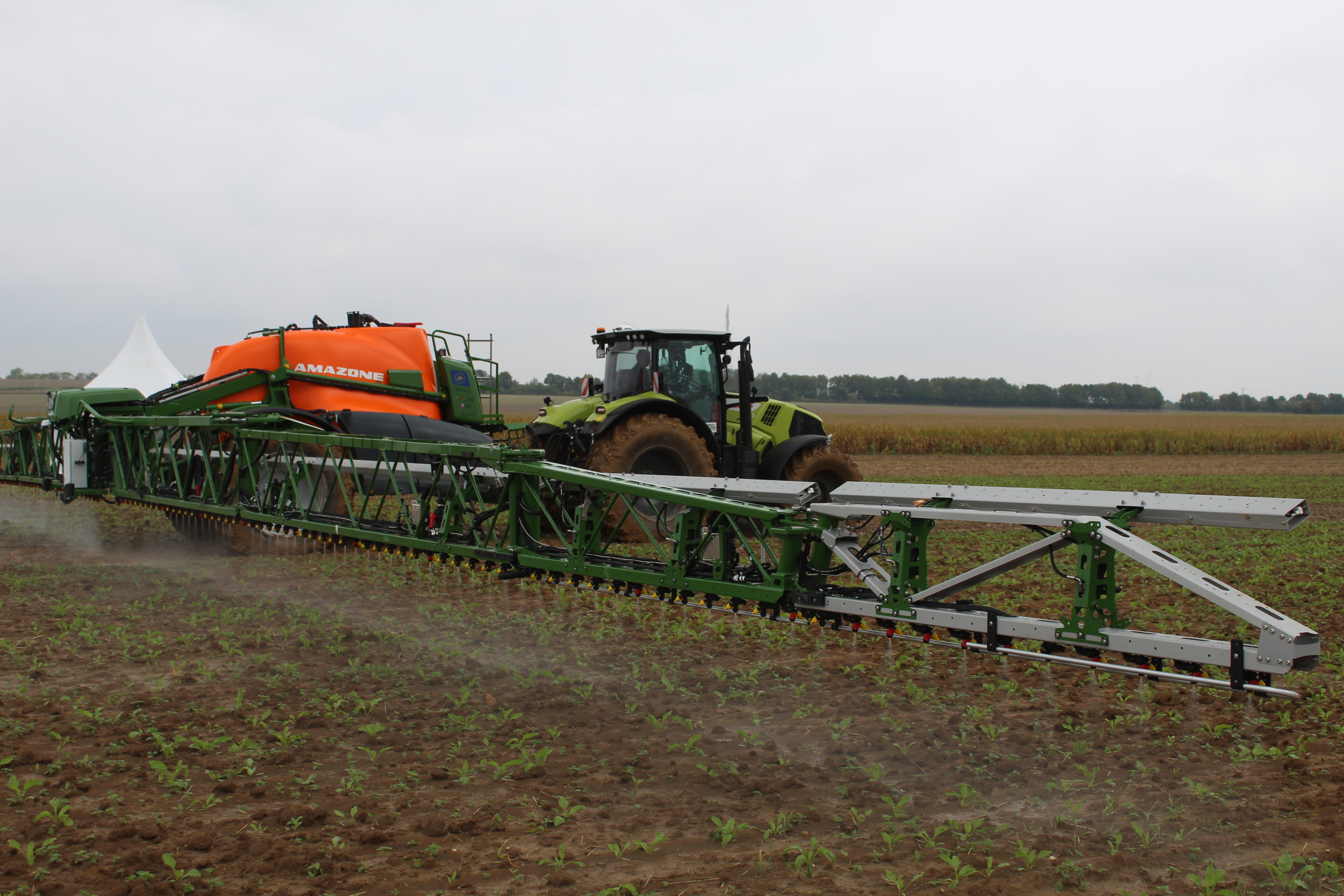 Courbes : le Smart Spraying Solution réduit la consommation d'herbicides dans les champs 