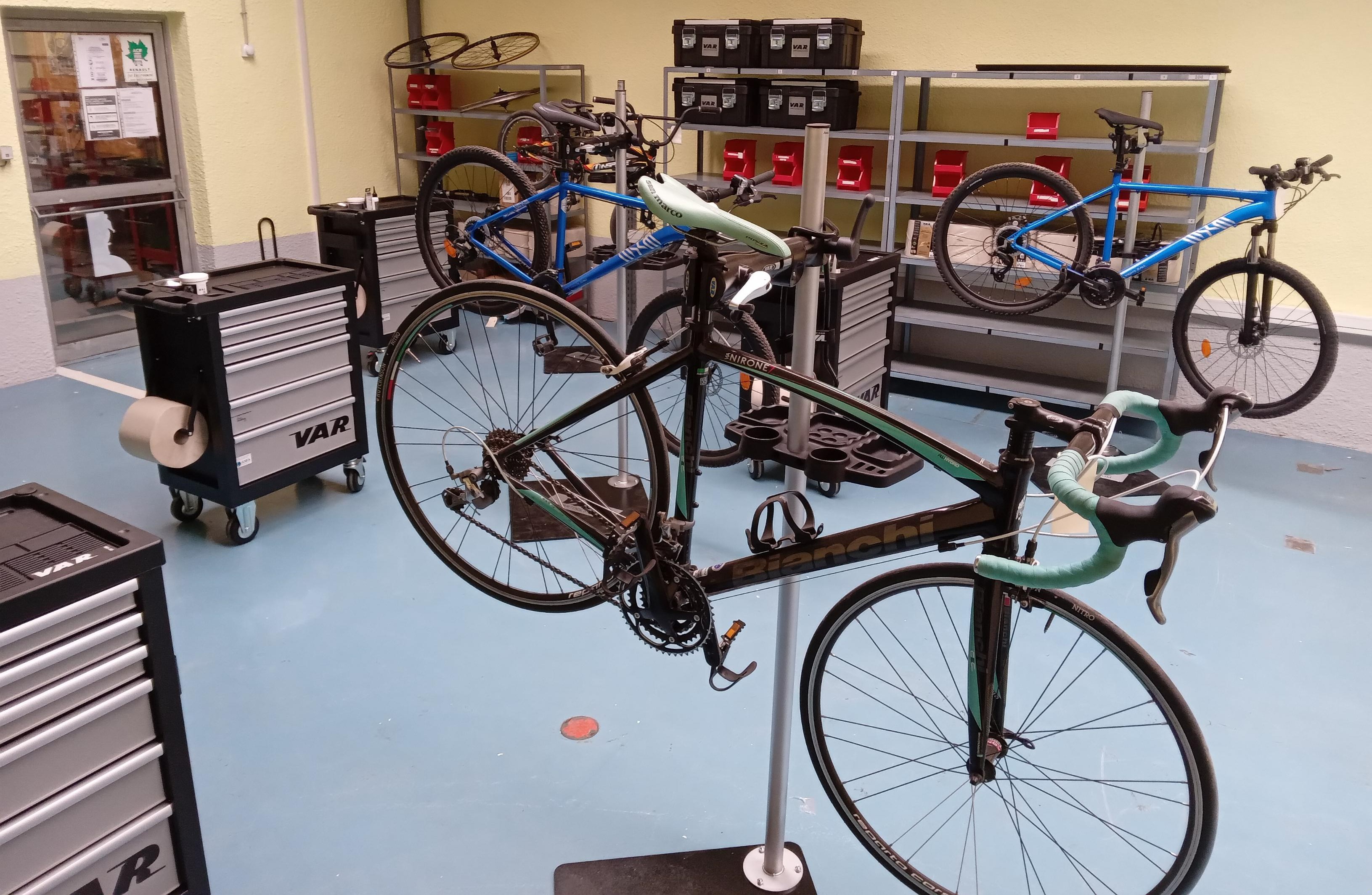 A Mâcon, le CFA Automobile s’ouvre aux marques et au vélo