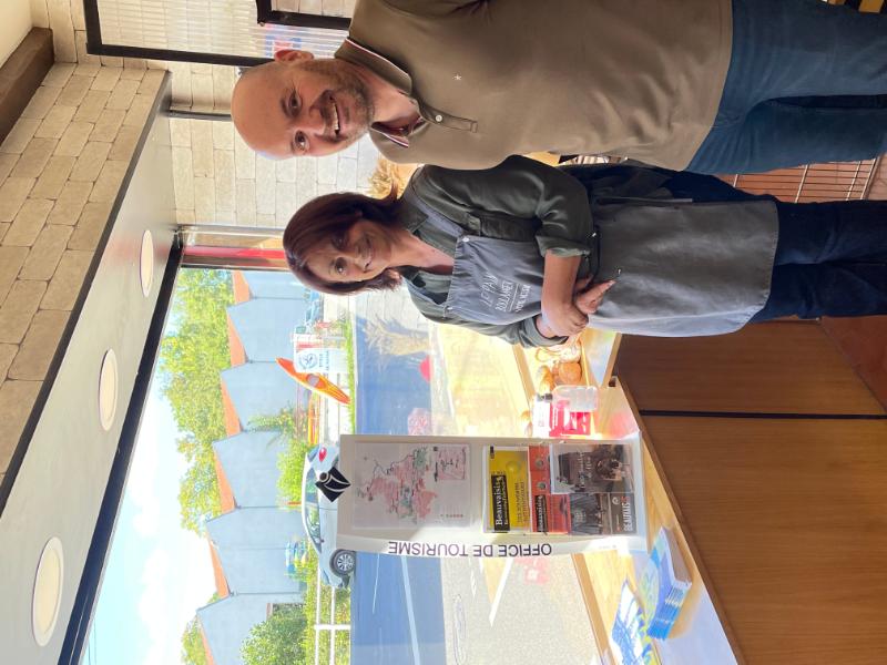 Beauvais : des dépliants touristiques chez des commerçants 