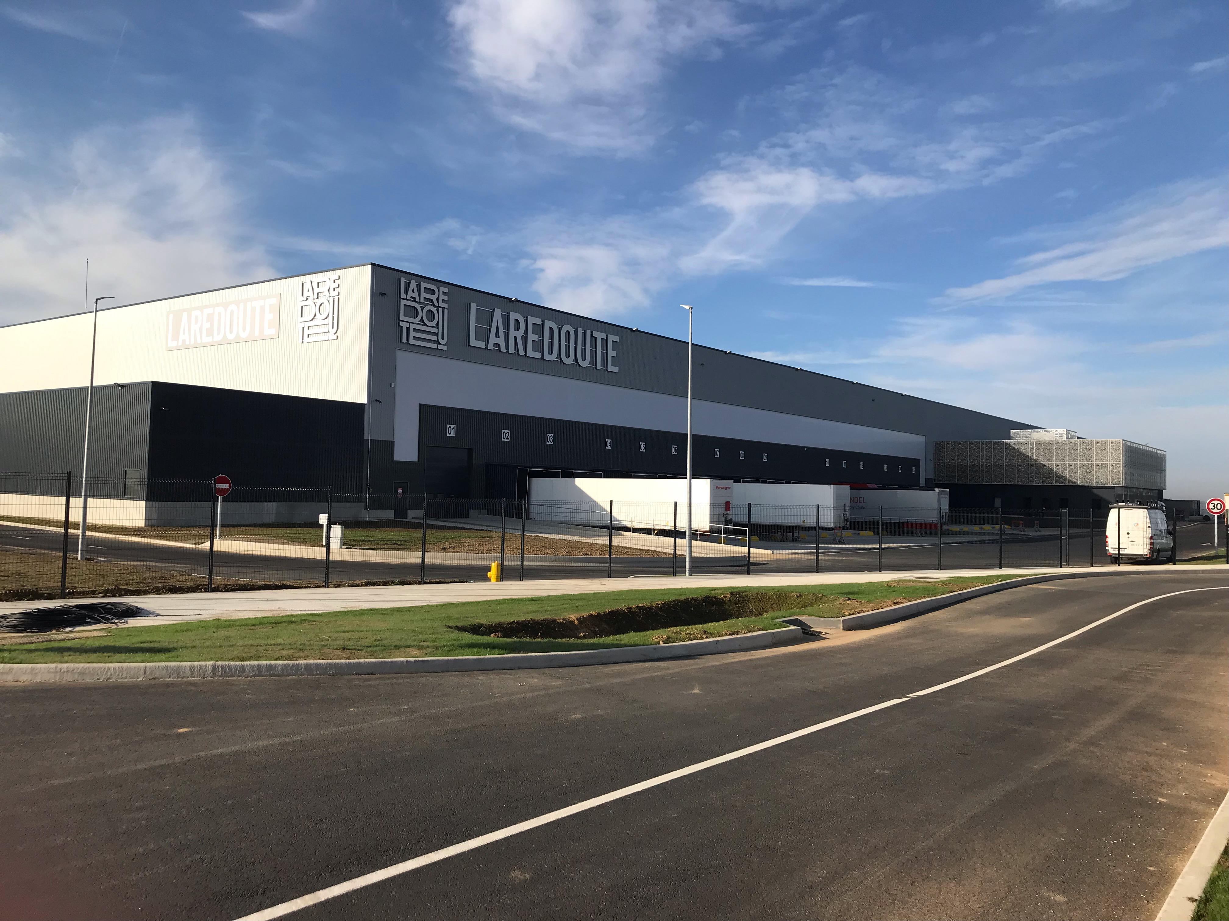 La Redoute inaugure un nouvel entrepôt logistique de 110 000 m² à terme