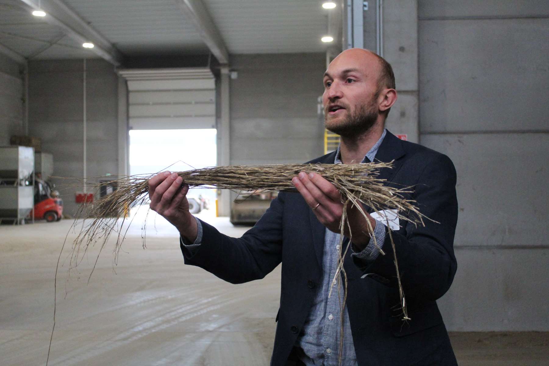 Près de Laon, Le lin français-Jean Decock contribue au développement de la filière en France 
