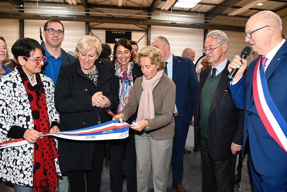 La Croix-Saint-Ouen : Caroline Cayeux inaugure la halle des sports