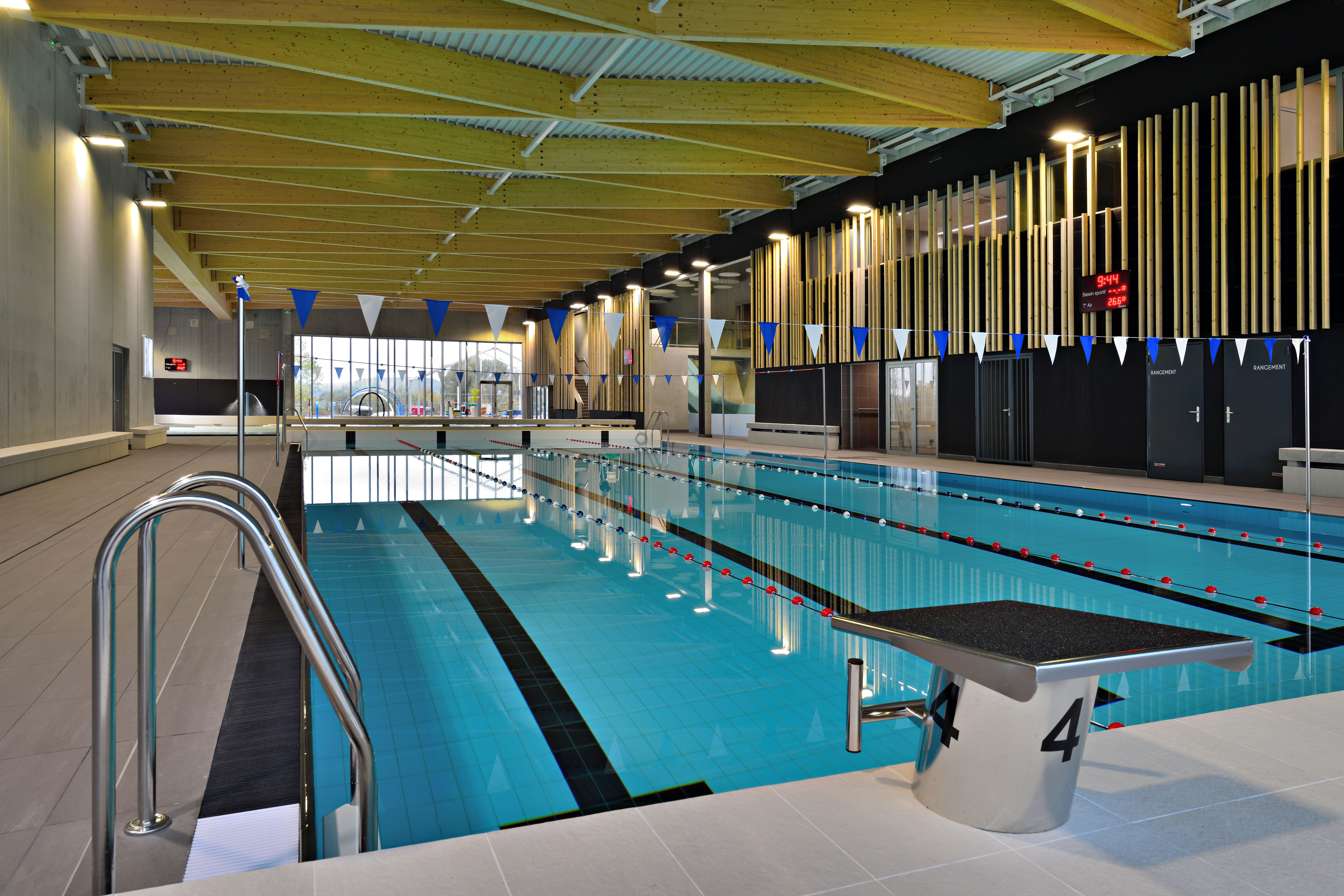 Le groupe Demathieu Bard inaugure le centre aqualudique de Basse-Ham