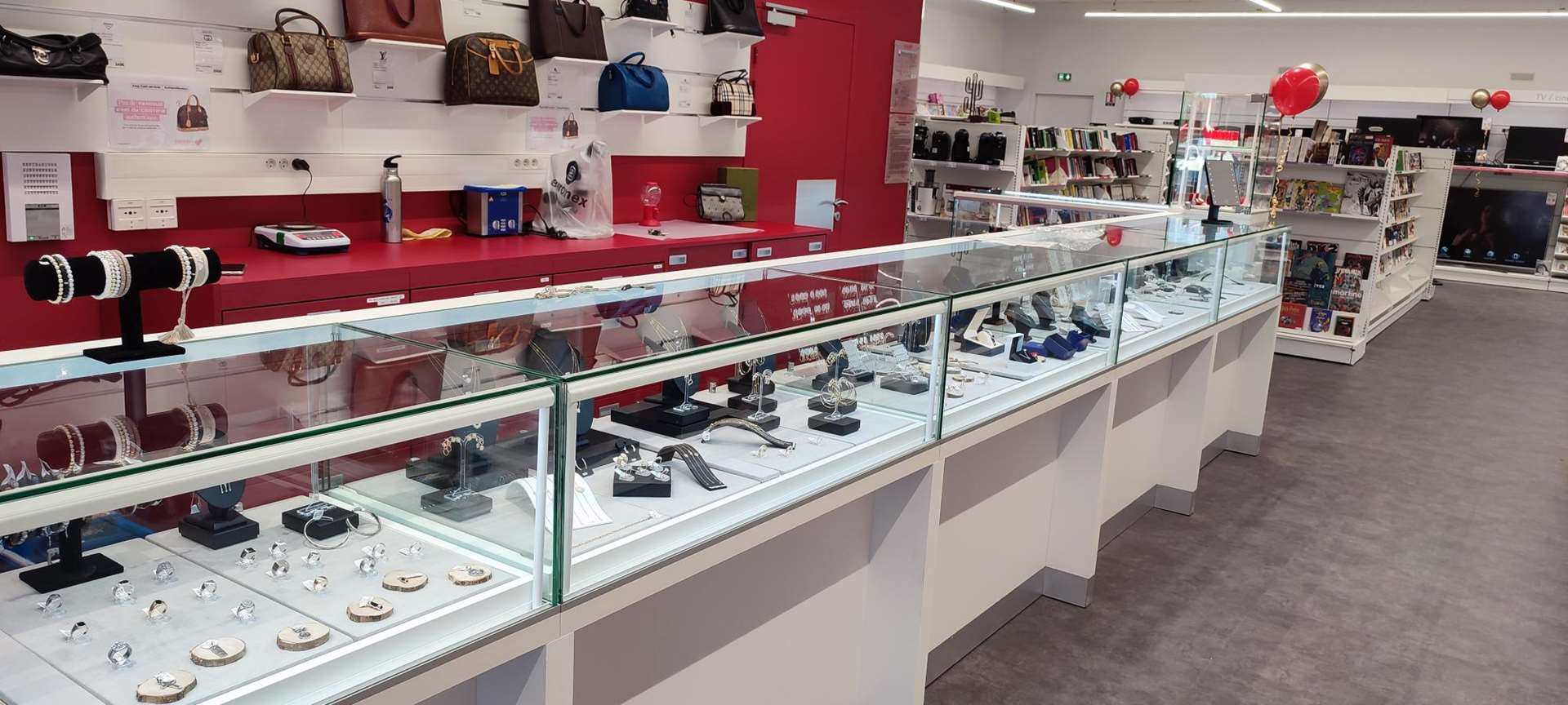 Une enseigne Easy Cash Zone de l'Arc à Longueau